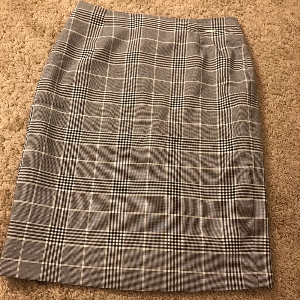 T Tahari Black and White Plaid Pencil Skirt